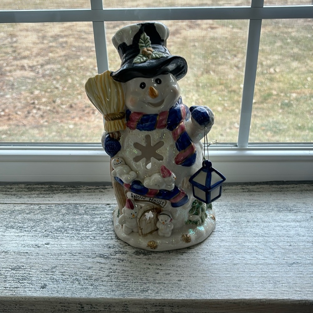 Adorable Snowman Candleholder